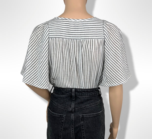 PIN STRIPED PLUTTER SLV BLOUSE